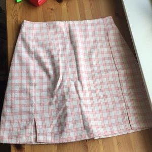 Super cute brandy plaid skirt!